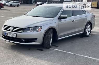 Седан Volkswagen Passat 2012 в Киеве