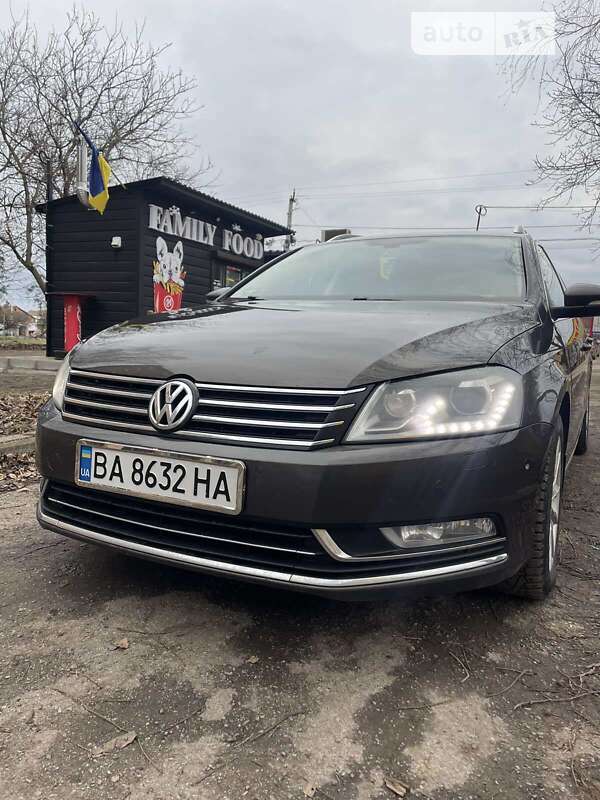 Универсал Volkswagen Passat 2013 в Бобринце