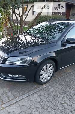 Універсал Volkswagen Passat 2013 в Житомирі