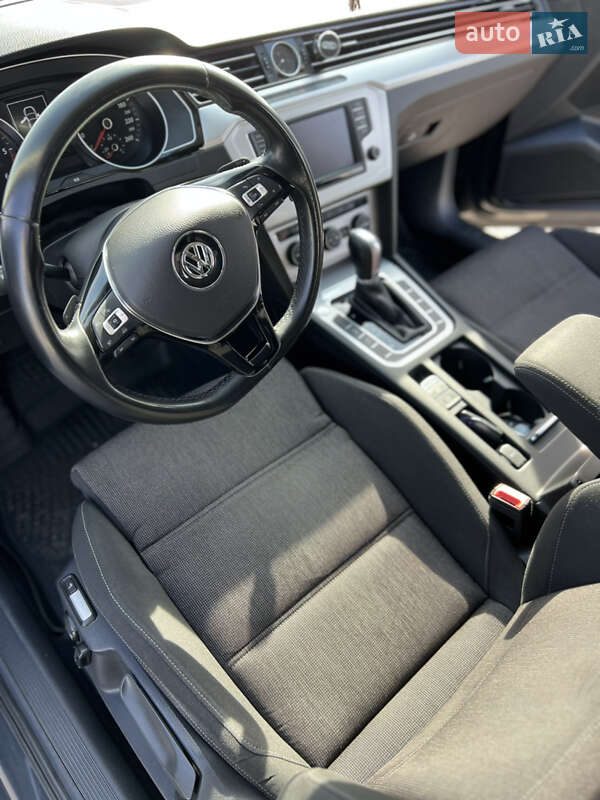 Универсал Volkswagen Passat 2015 в Мукачево