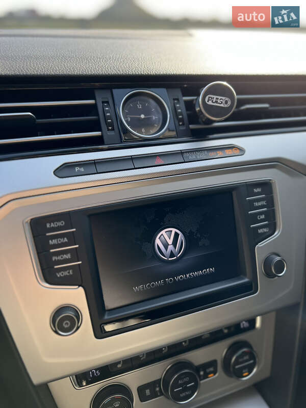 Универсал Volkswagen Passat 2015 в Мукачево