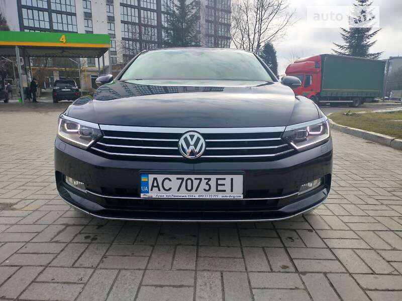 Седан Volkswagen Passat 2015 в Луцке