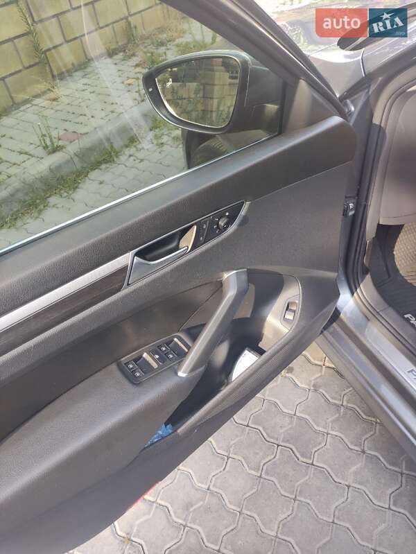 Седан Volkswagen Passat 2018 в Одесі