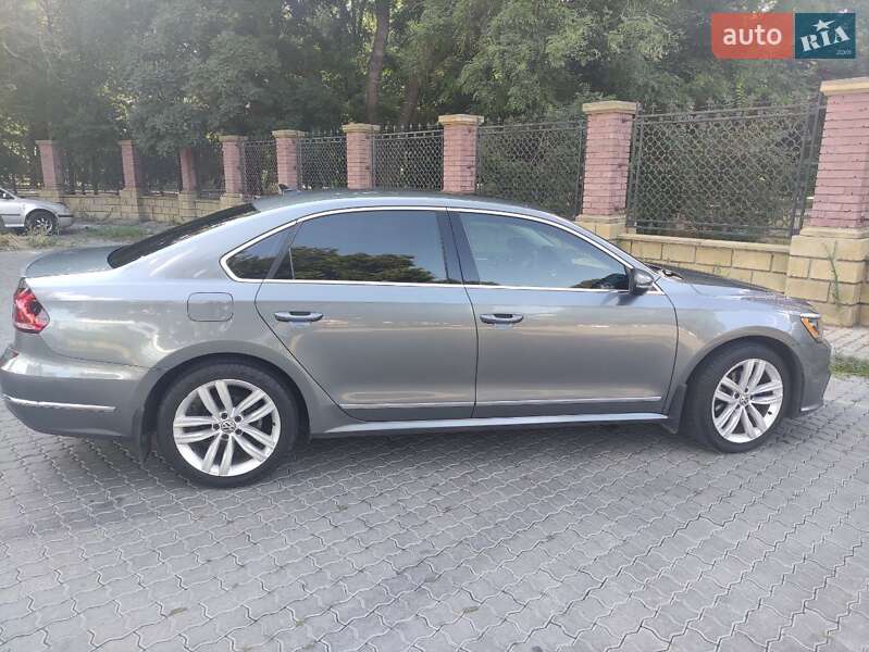 Седан Volkswagen Passat 2018 в Одесі