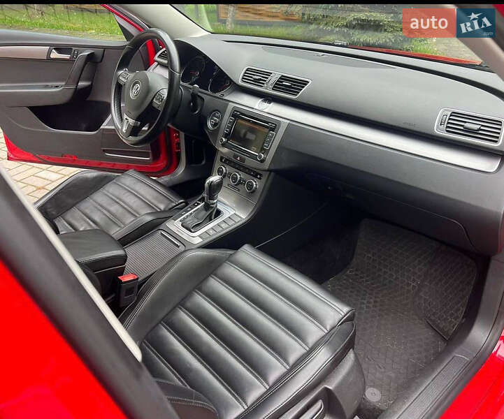 Універсал Volkswagen Passat 2013 в Самборі