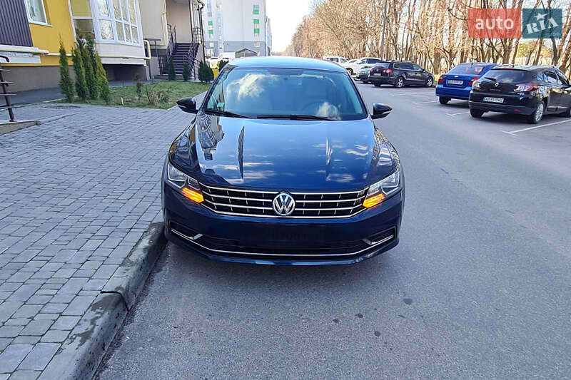 Седан Volkswagen Passat 2017 в 