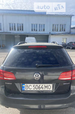 Універсал Volkswagen Passat 2012 в Львові