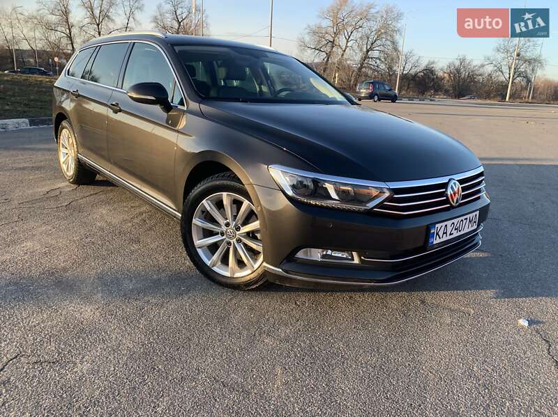 Универсал Volkswagen Passat 2017 в Киеве