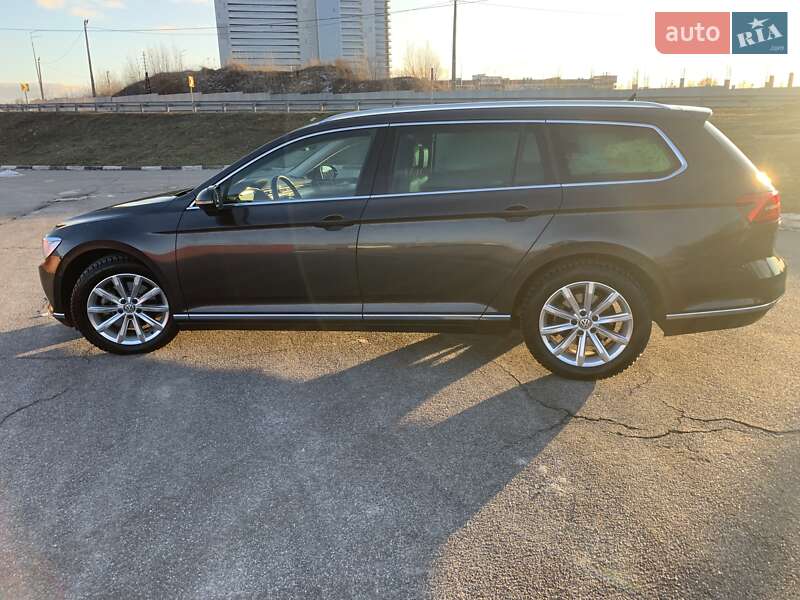 Универсал Volkswagen Passat 2017 в Киеве