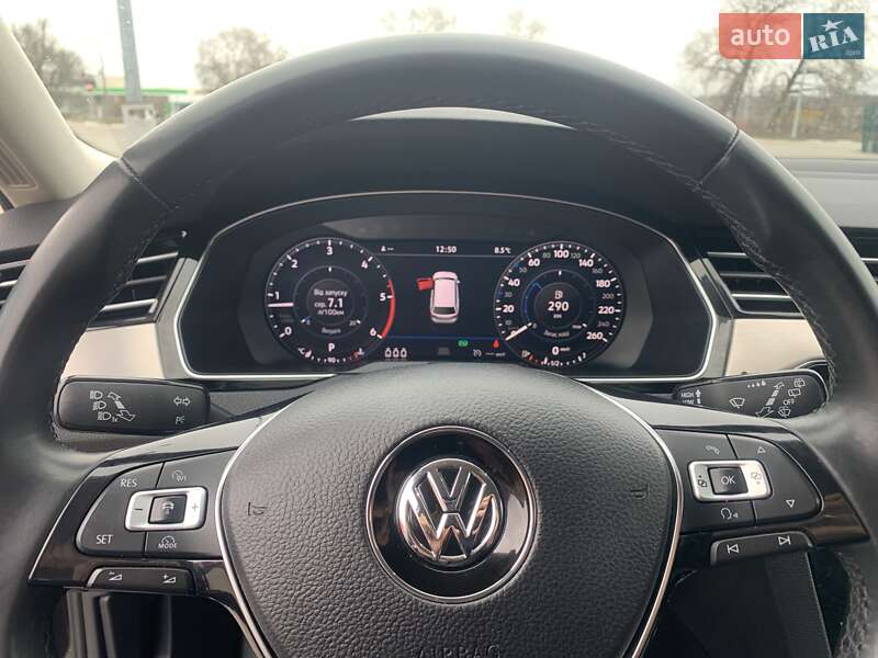 Универсал Volkswagen Passat 2017 в Киеве