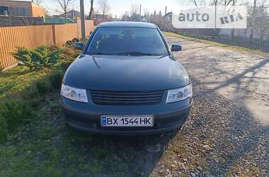 Седан Volkswagen Passat 1998 в Романіву