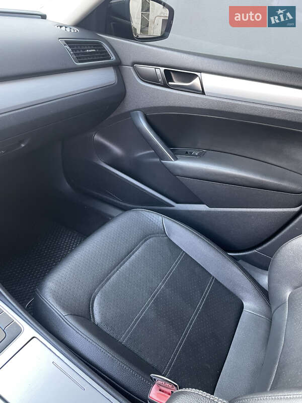 Седан Volkswagen Passat 2012 в Трускавце