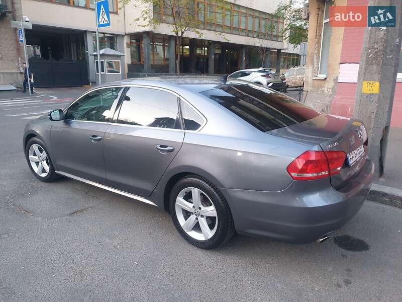 Седан Volkswagen Passat 2012 в Киеве