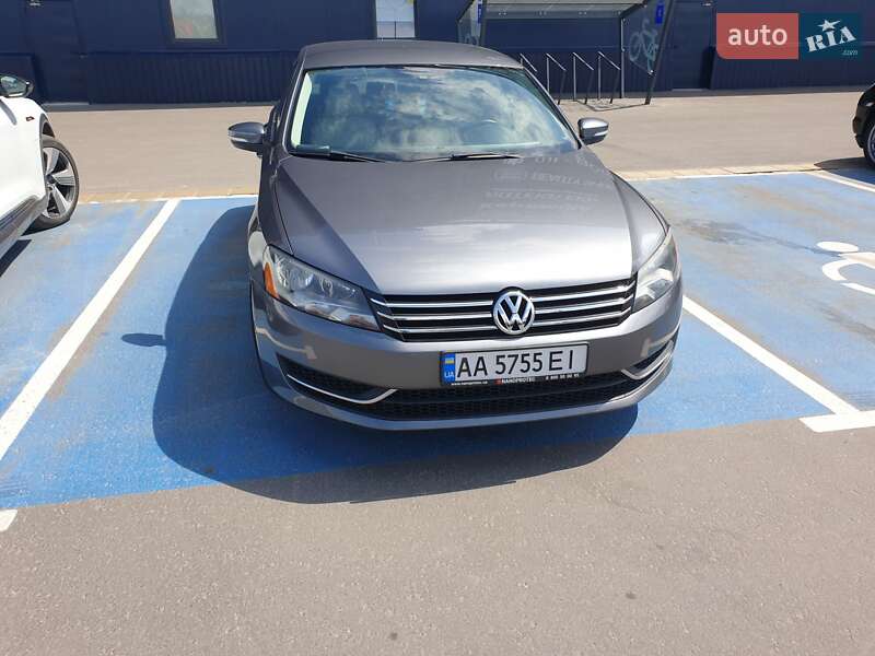 Седан Volkswagen Passat 2012 в Киеве