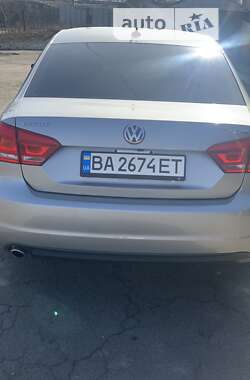 Седан Volkswagen Passat 2013 в Новоукраинке