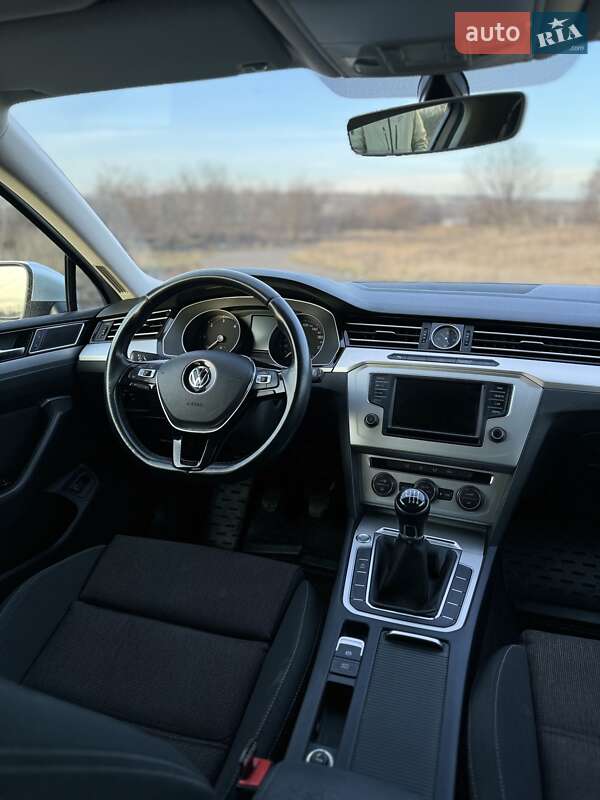 Универсал Volkswagen Passat 2015 в Виннице