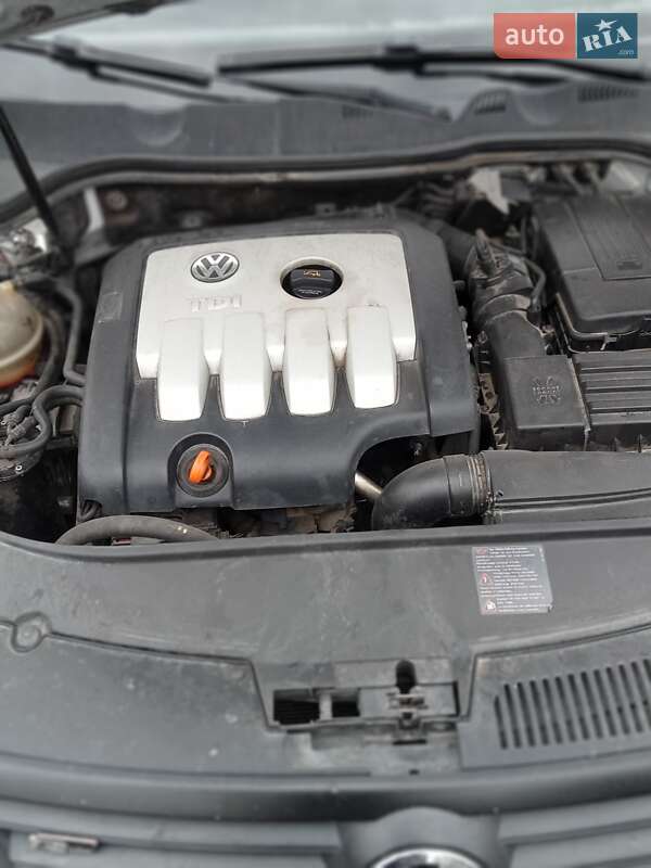 Универсал Volkswagen Passat 2005 в Львове