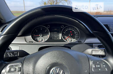 Универсал Volkswagen Passat 2011 в Дубно