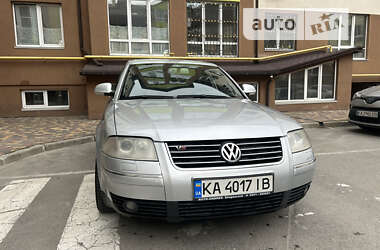Седан Volkswagen Passat 2004 в Києві