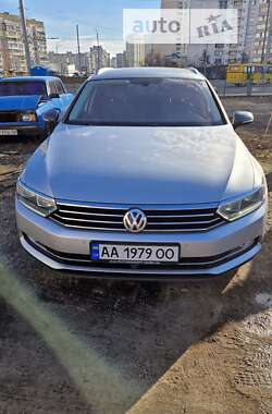 Универсал Volkswagen Passat 2016 в Киеве