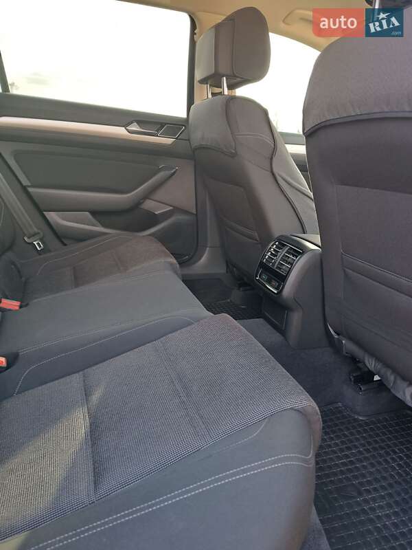 Универсал Volkswagen Passat 2018 в Новгородке