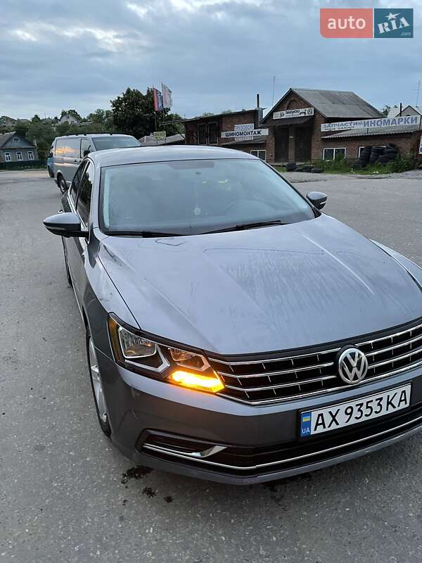 Седан Volkswagen Passat 2016 в Харькове