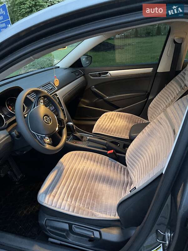 Седан Volkswagen Passat 2016 в Харькове