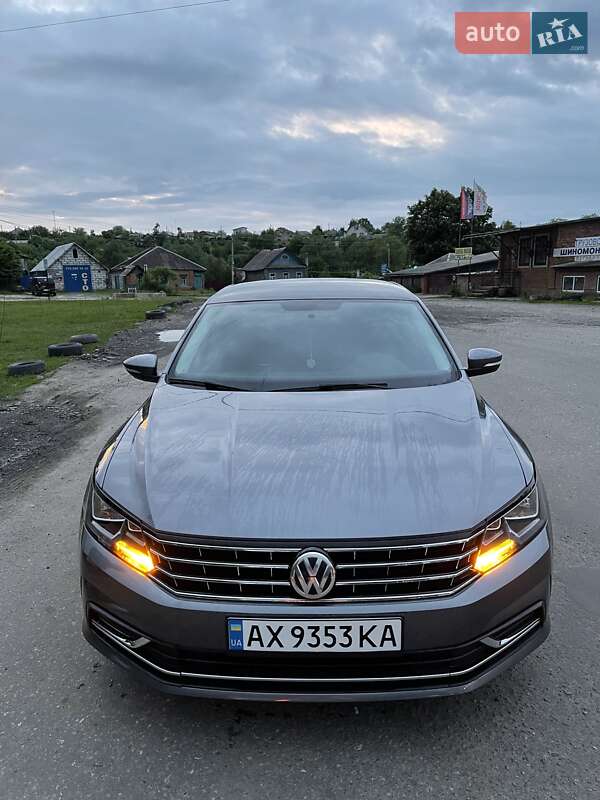 Седан Volkswagen Passat 2016 в Харькове