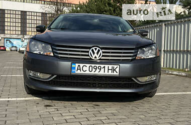 Седан Volkswagen Passat 2012 в Луцке