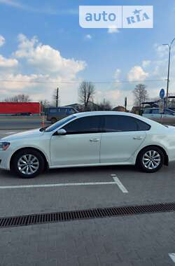 Седан Volkswagen Passat 2011 в Киеве