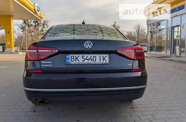 Седан Volkswagen Passat 2018 в Дубно