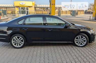 Седан Volkswagen Passat 2018 в Дубно