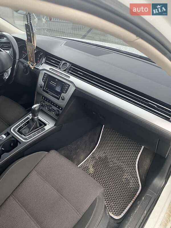 Универсал Volkswagen Passat 2015 в Ужгороде фото 10 Универсал Volkswagen Passat 2015 в Ужгороде