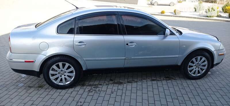 Седан Volkswagen Passat 2001 в Городенке