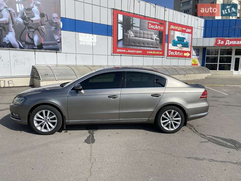 Седан Volkswagen Passat 2012 в Запорожье