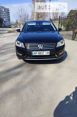 Седан Volkswagen Passat 2011 в Ужгороді