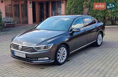 Седан Volkswagen Passat 2015 в 