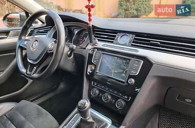 Седан Volkswagen Passat 2015 в 