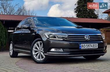 Седан Volkswagen Passat 2015 в Мукачево