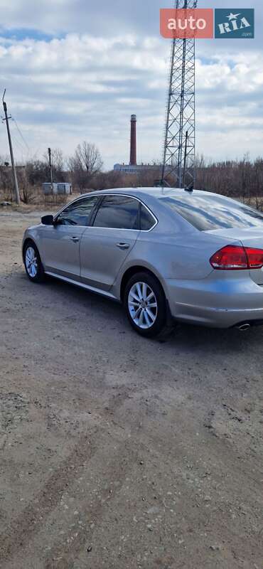 Седан Volkswagen Passat 2013 в Лозовой