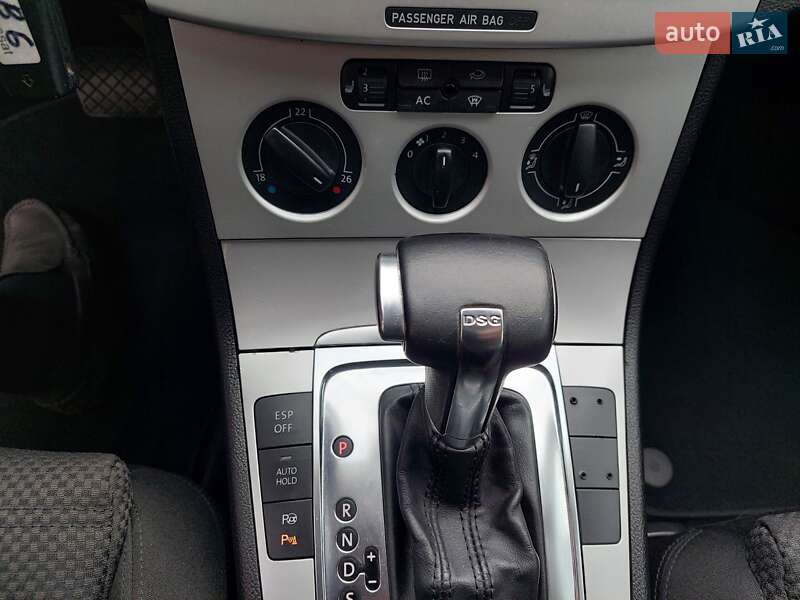 Универсал Volkswagen Passat 2009 в Одессе