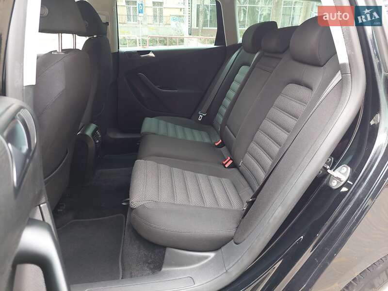 Универсал Volkswagen Passat 2009 в Одессе