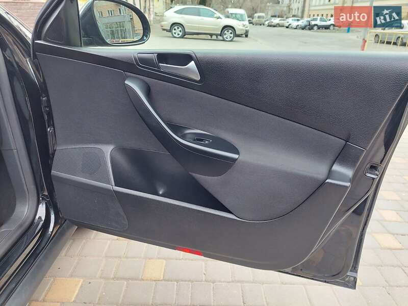 Универсал Volkswagen Passat 2009 в Одессе
