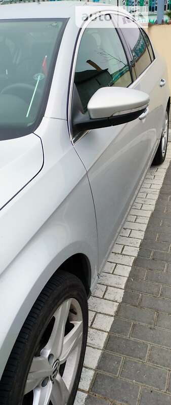 Седан Volkswagen Passat 2012 в Ужгороде