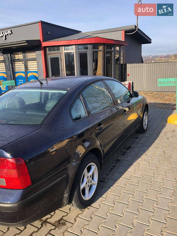Седан Volkswagen Passat 1998 в Герце