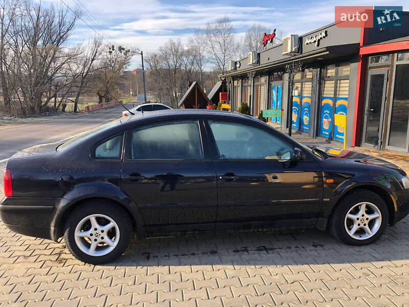 Седан Volkswagen Passat 1998 в Герце