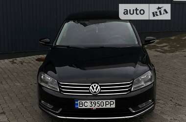 Седан Volkswagen Passat 2013 в Стрые