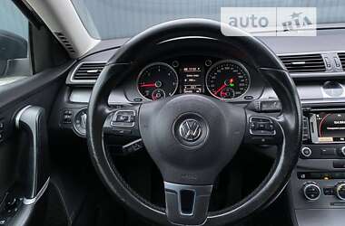 Седан Volkswagen Passat 2013 в Стрые