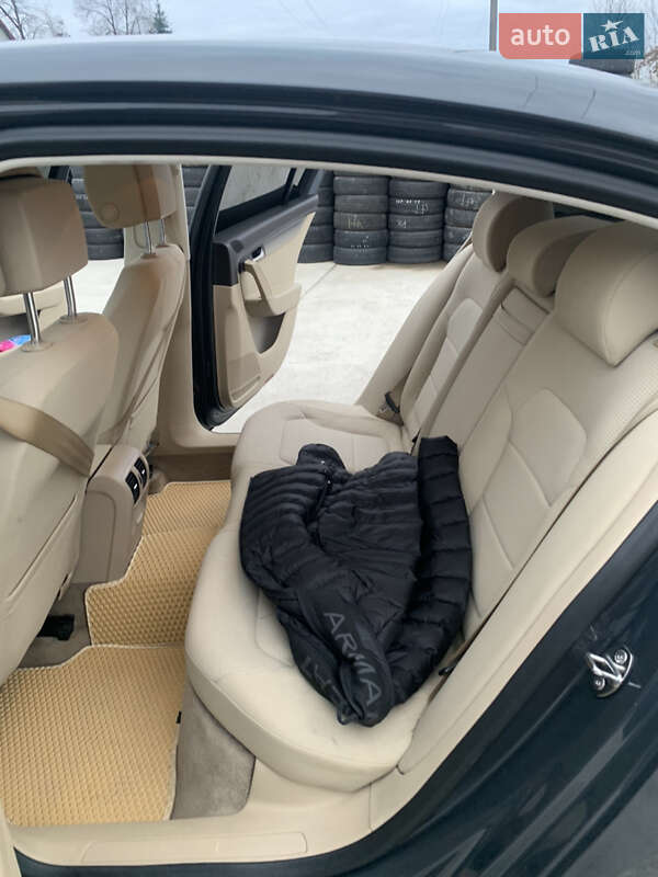 Седан Volkswagen Passat 2011 в Хусте