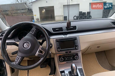 Седан Volkswagen Passat 2011 в Хусте